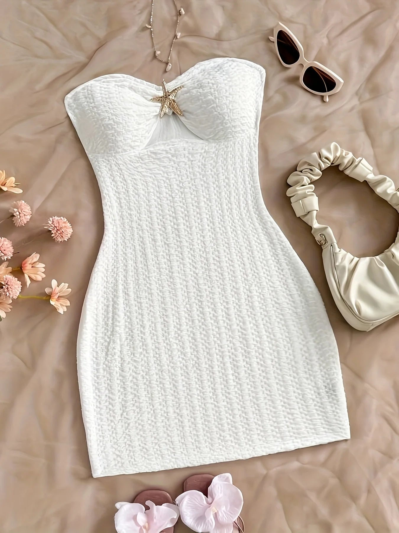 Elegant Knitted Women's Dress Pure Color Holiday Style with Metal Starfish Decoration Strapless Slim Fit Gown